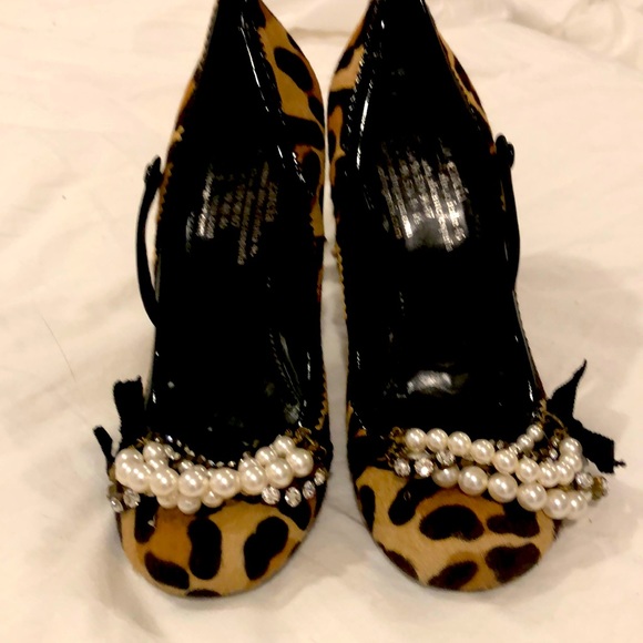 AMAZING PEDRO GARCIA LEOPARD HEELS - Picture 1 of 5